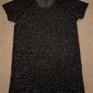 LULULEMON RARE SWIFTLY PRINT SIZE 8